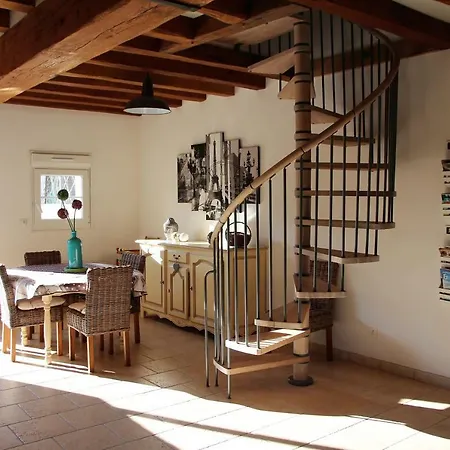 Le Enchante בית נופש Esternay